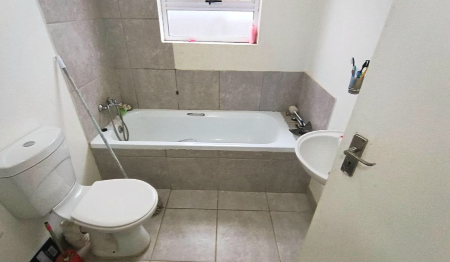 3 Bedroom Property for Sale in Dalvale Western Cape